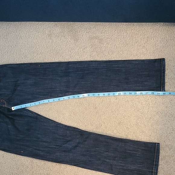 Levi's mid-rise tilted straight dark wash jeans, size 4/27 - Picture 3 of 4